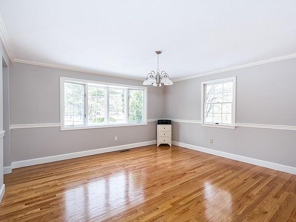 2nd image of 28 Hemlock Dr