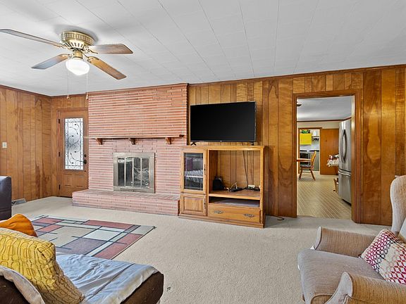 3rd image of 1026 Sunset Blvd