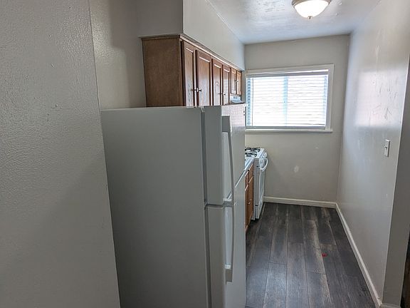 3rd image of 3104 Woodson Rd #8