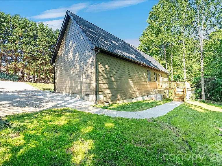 3425 Mission Dr — Photo 20