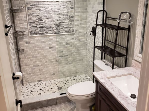 (undisclosed Address), Dix Hills, NY 11746