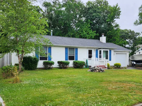 318 Lake Crystalbrook Dr, Little Egg Harbor, NJ 08087