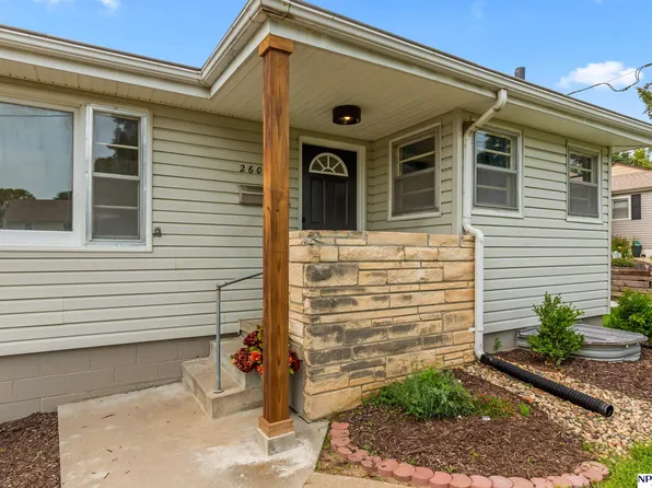 2604 S 50th St, Omaha, NE 68106