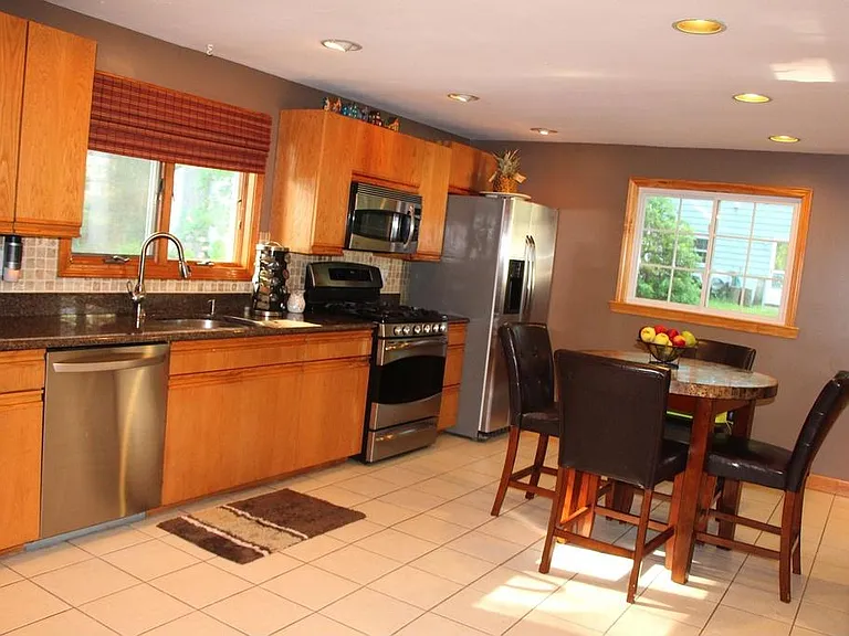 12 Monterey Ave — Photo 6