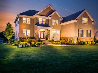 18 Manchester Ct, Columbus, NJ 08022