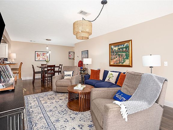 5th image of 1114 S College St #9203