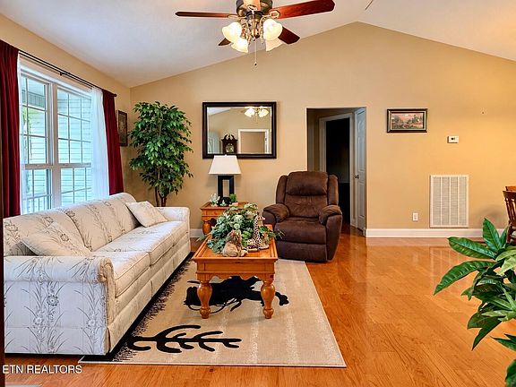 5th image of 4220 Chica Rd
