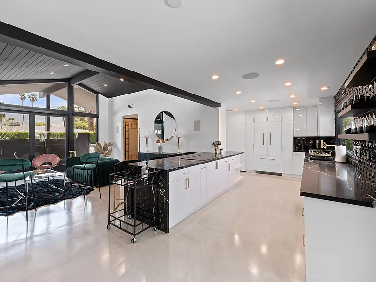 850 E Sierra Way — Photo 10