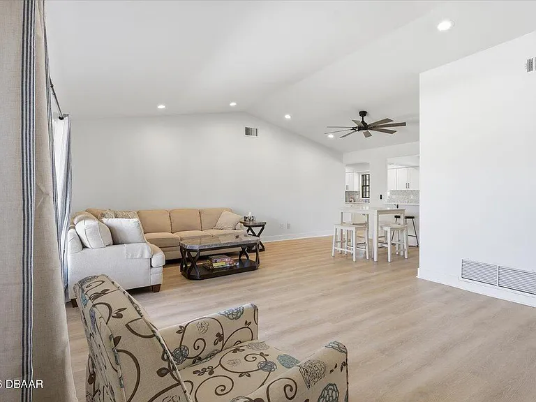 10 Flametree Ct — Photo 13
