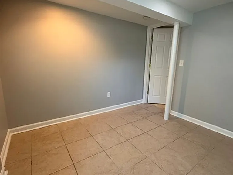 900 Neal Dr — Photo 22
