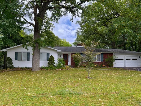 5115 Alexander Dr, Clarence, NY 14031