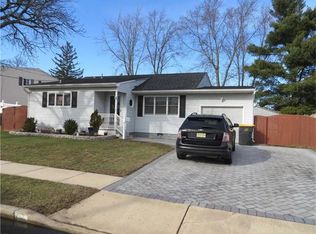 14 Wendy Dr, Old Bridge, NJ 08857