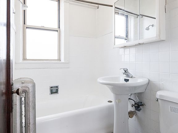 5th image of 3537 N Troy St #3