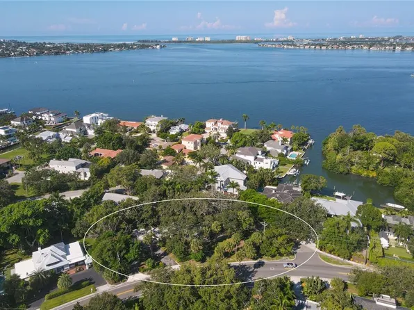 2100 McClellan Pkwy #2, Sarasota, FL 34239