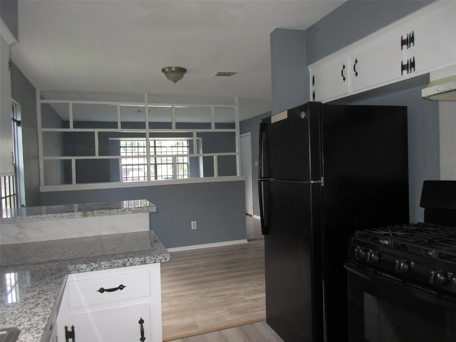 3 bed, 1.5 bath, 963 sqft, $1,500 — Photo 4