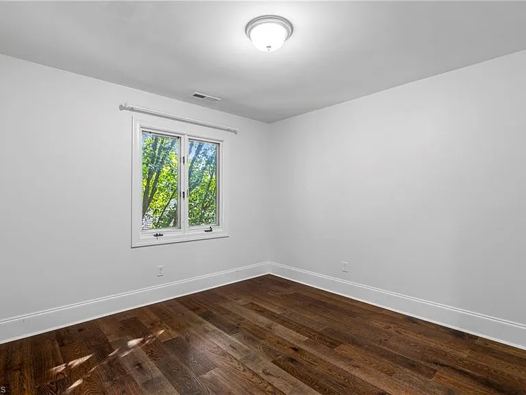 4103 Oak Hollow Dr — Photo 30