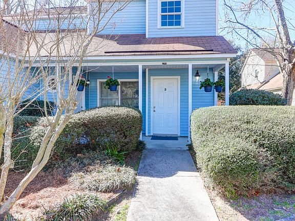 2nd image of 1203B Meadow Park Ln