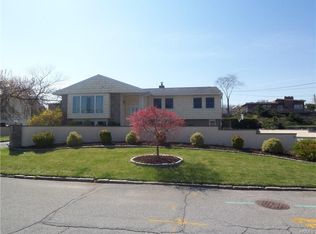 142 Kensington Oval, New Rochelle, NY 10805