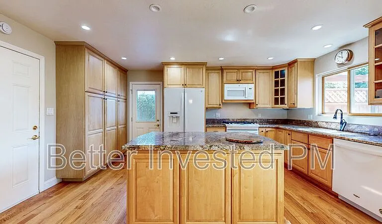 1824 Midway Dr — Photo 4