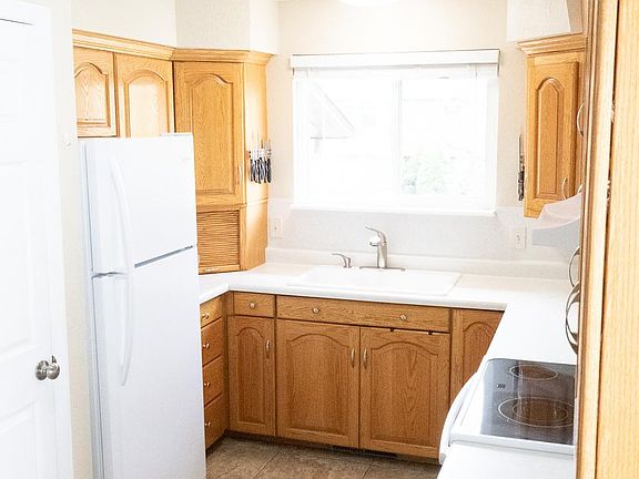 2nd image of 782 E Whispering Pine Dr