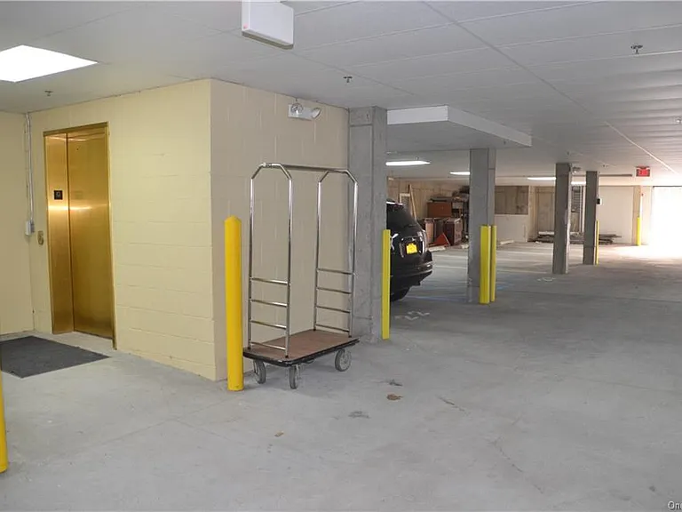 300 Canter Ct — Photo 20
