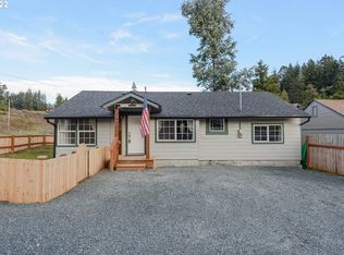 1021 18th St, Myrtle Point, OR 97458