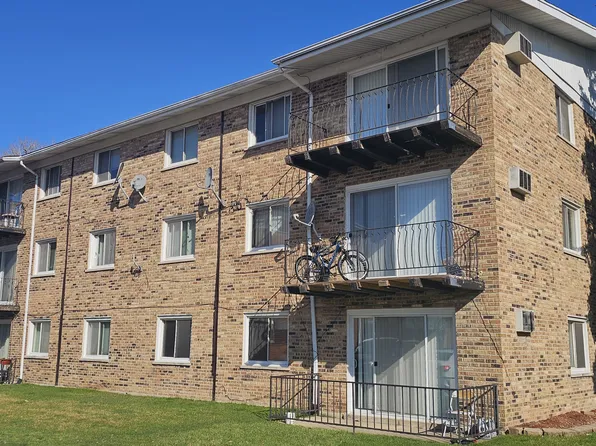 7854 S Rutherford Ave, Burbank, IL 60459