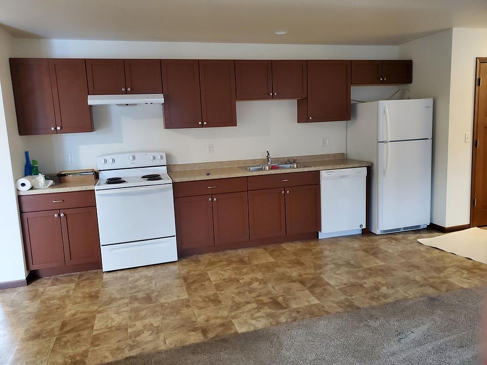 2nd image of 1007 16th St S