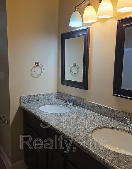 2812 Spain St — Photo 7