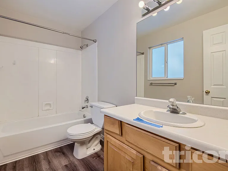 725 N 1010 W — Photo 10