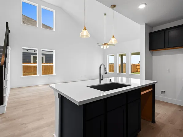 309 Gambels Quail Rd, Waller, TX 77484