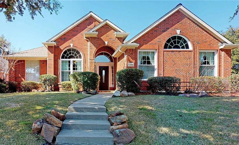 1st image of 200 Fairfax Dr