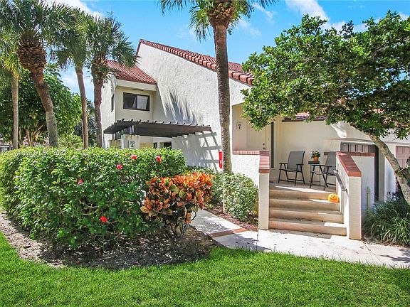 2nd image of 203 Sea Oats Dr APT A