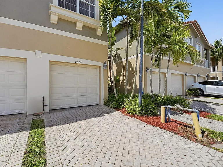 9056 Plymouth Pl — Photo 46
