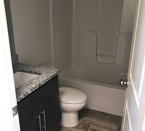 5th image of 307 West Ave #13