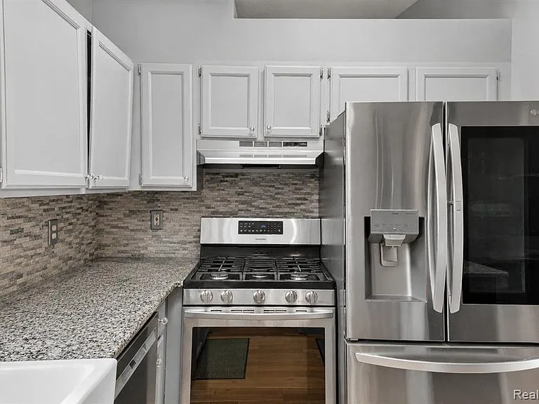 1930 W Williams Cir — Photo 5