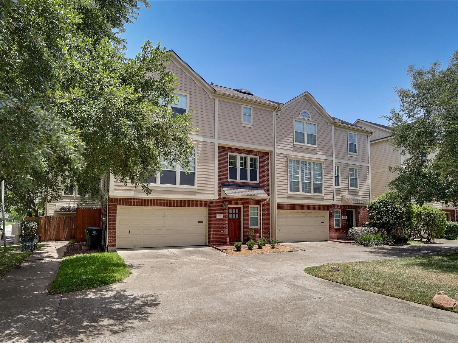 3 bed, 3.5 bath, 1770 sqft, $2,550 — Photo 3