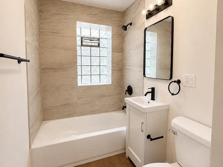 7418 N Ashland Blvd #2 — Photo 8