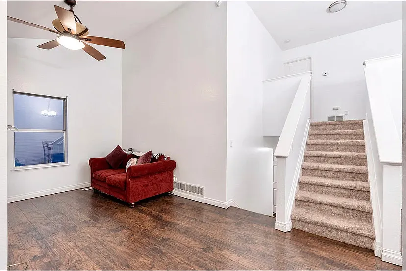 3 bed, 1307 sqft, $2,600 — Photo 4