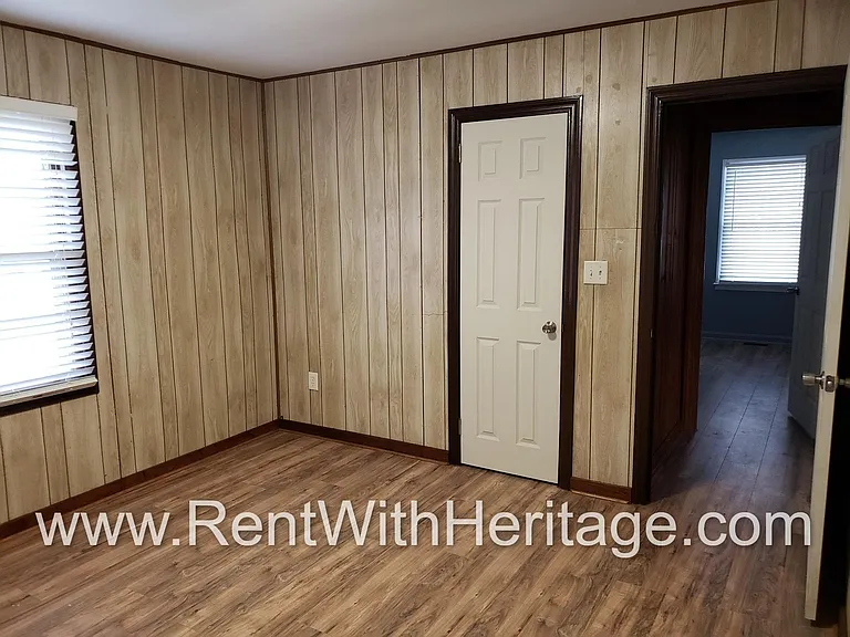 11931 Veterans Memorial Hwy — Photo 16