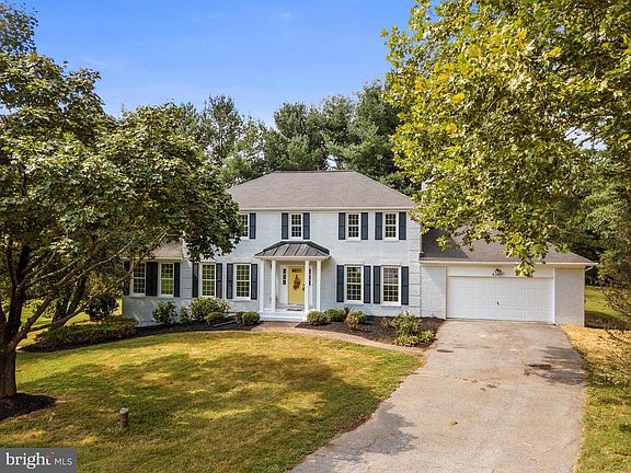 5th image of 8205 Goodhurst Dr