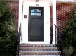 198 Lafayette St APT 2, Salem, MA 01970