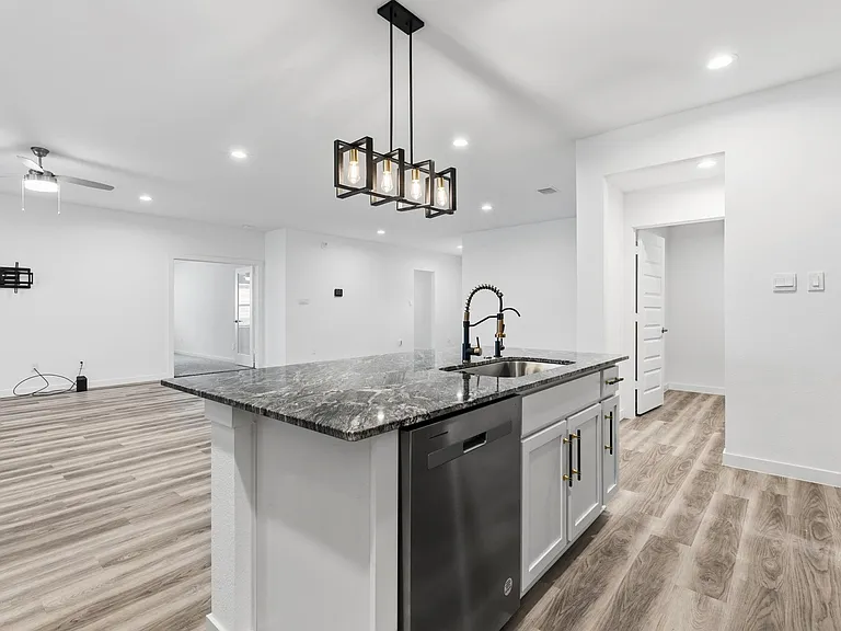 31514 Avebury Lake Ln — Photo 6