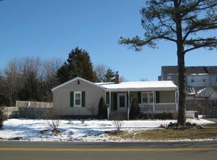 22918 Oakgrove Rd, Sterling, VA 20166