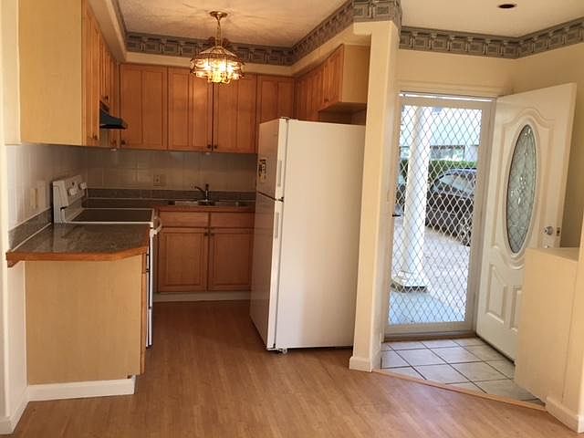 1st image of 715 Alder St