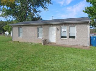 4625 Cedar Dr, Hillsboro, MO 63050