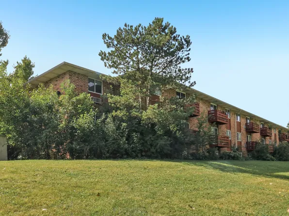 Heritage Green Apartments, 50-60 S Shaddle Ave #Cebe54d78, Mundelein, IL 60060