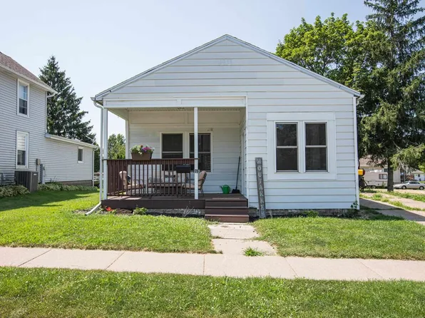 313 North Madison Street, Cuba City, WI 53807