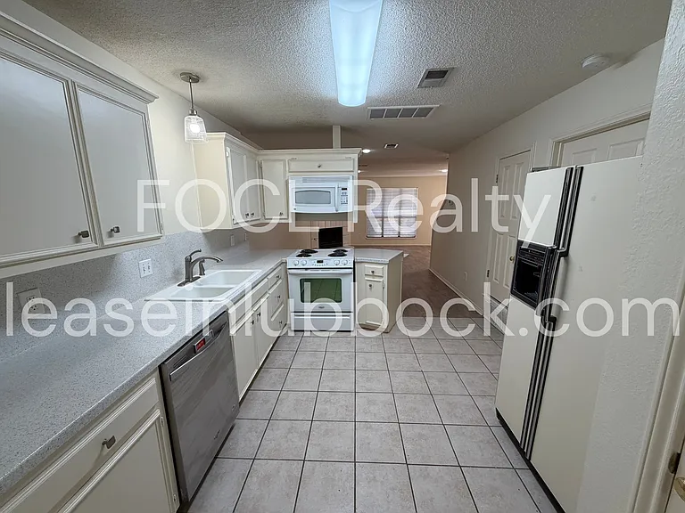 8310 Raleigh Ave — Photo 4