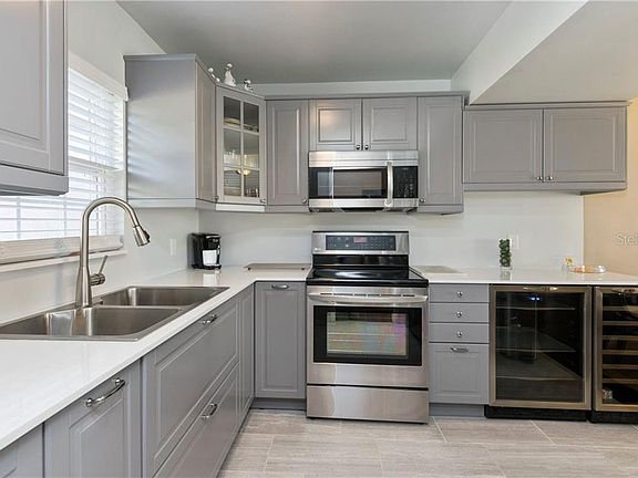 3rd image of 1156 Villa Ln